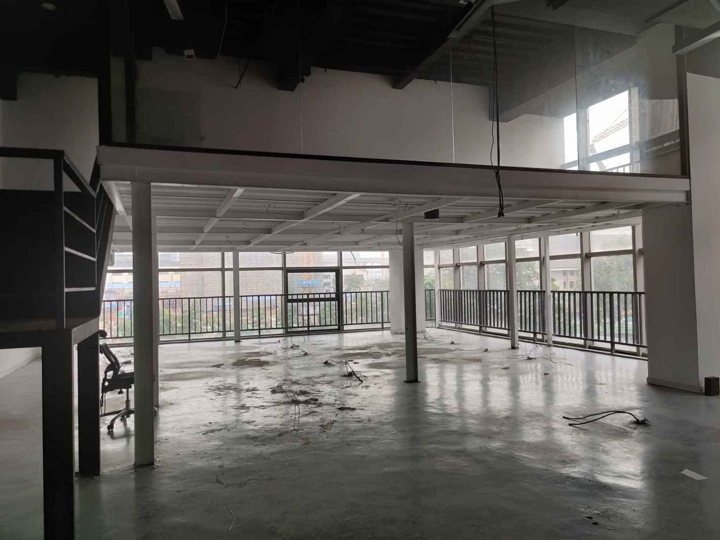 汇智园满星空间静安 汇智园满星空间 325平米 毛坯