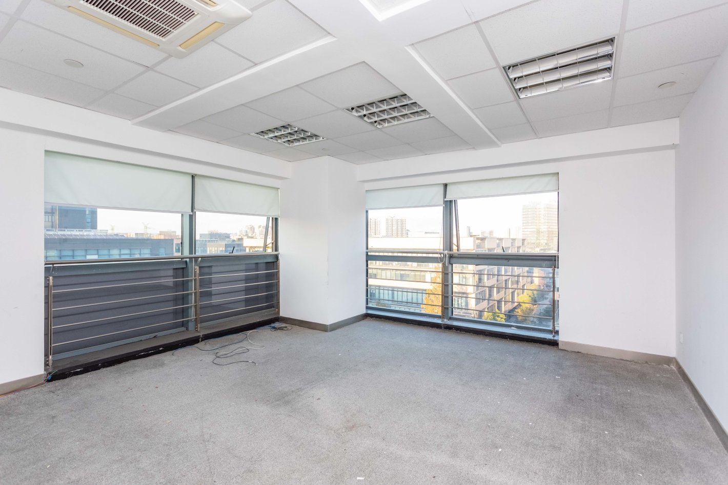 江裕大厦静安 江裕大厦 300平米 简装修