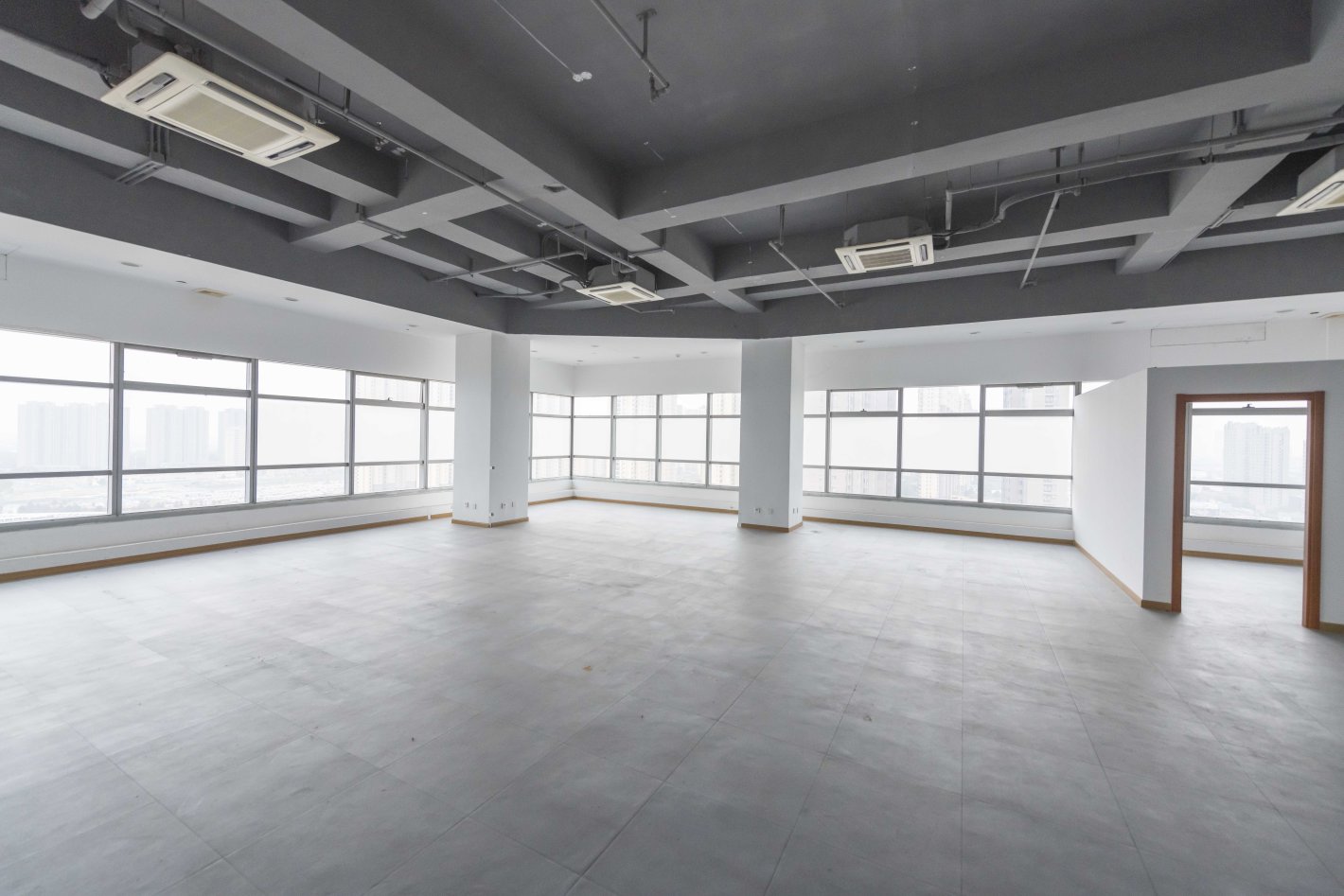 嘉亭大厦208平米办公室出租-租金价格3.75元/m²/天