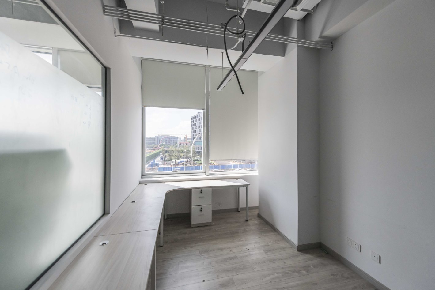 建滔商业广场长宁 建滔商业广场 1928平米 精装修