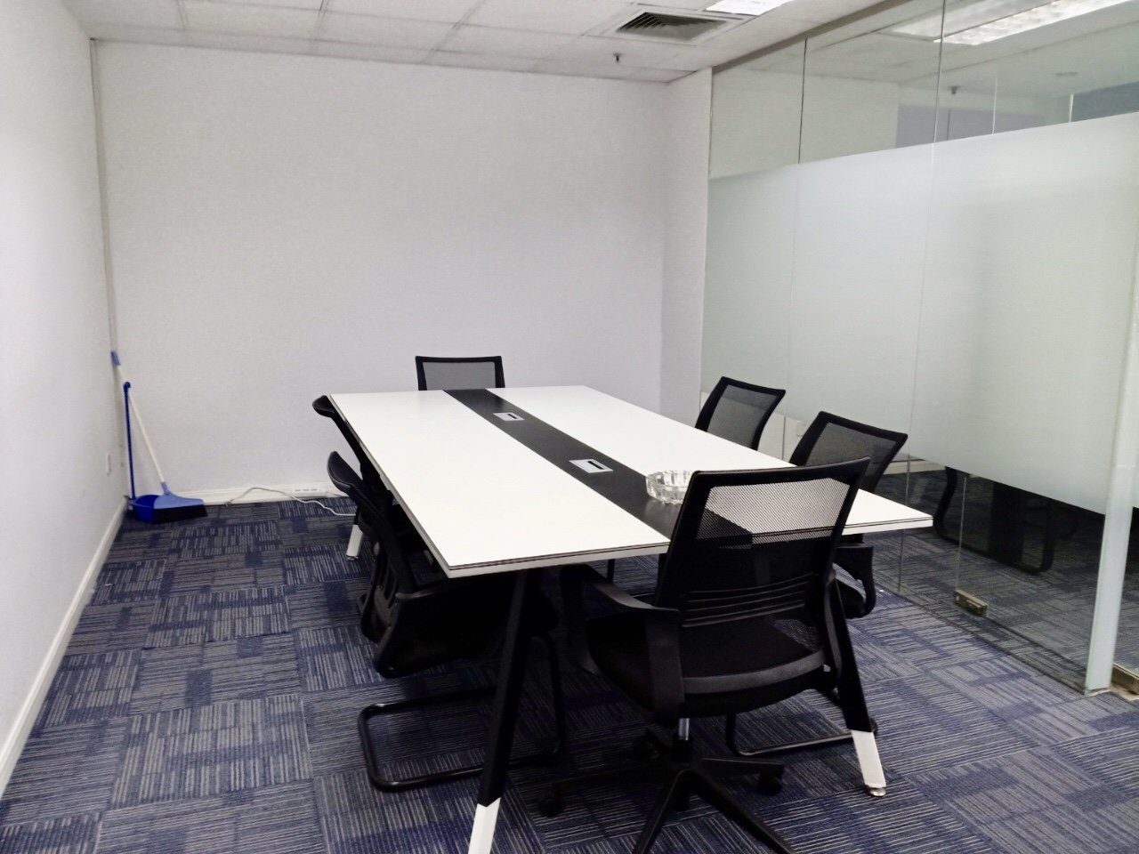 景鸿大厦徐汇 景鸿大厦 88平米 简装修