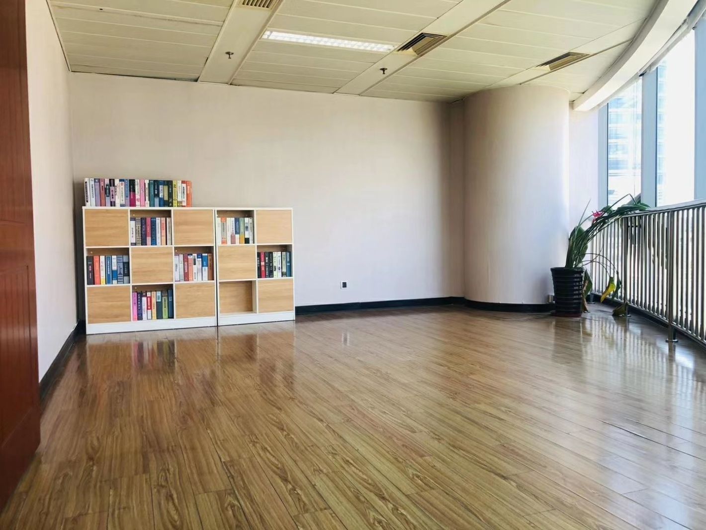 绿洲中环中心普陀 绿洲中环中心 236平米 简装修