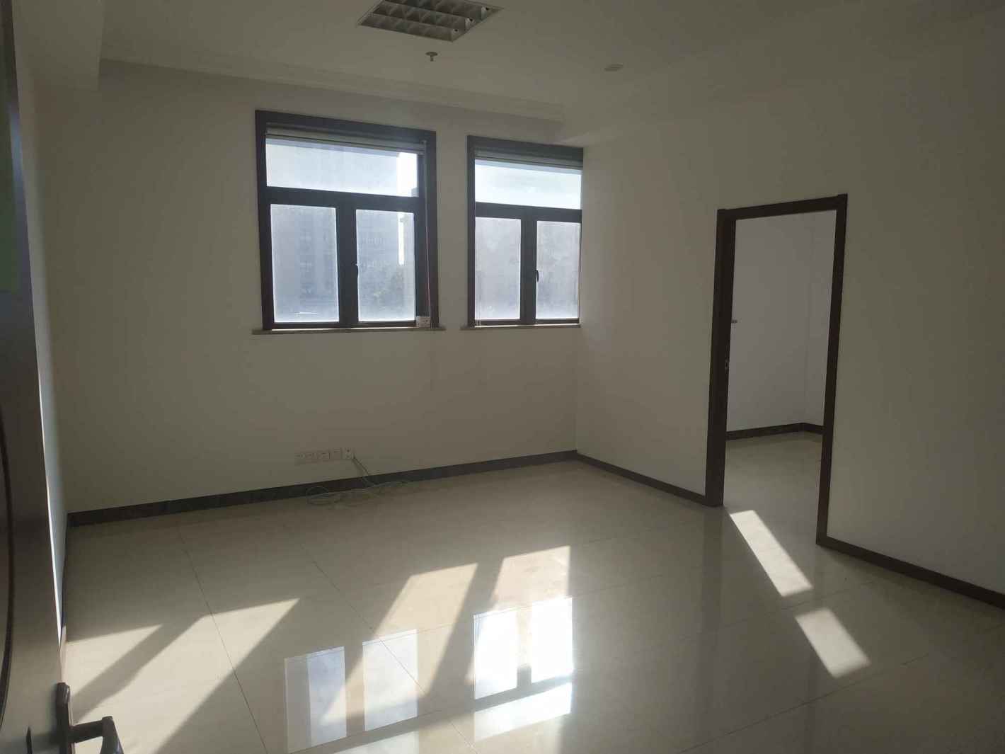 中鑫企业广场普陀 中鑫企业广场 300平米 精装修