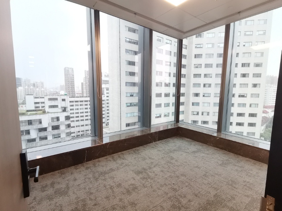 丽丰天际中心255平米办公室出租-租金价格6.00元/m²/天