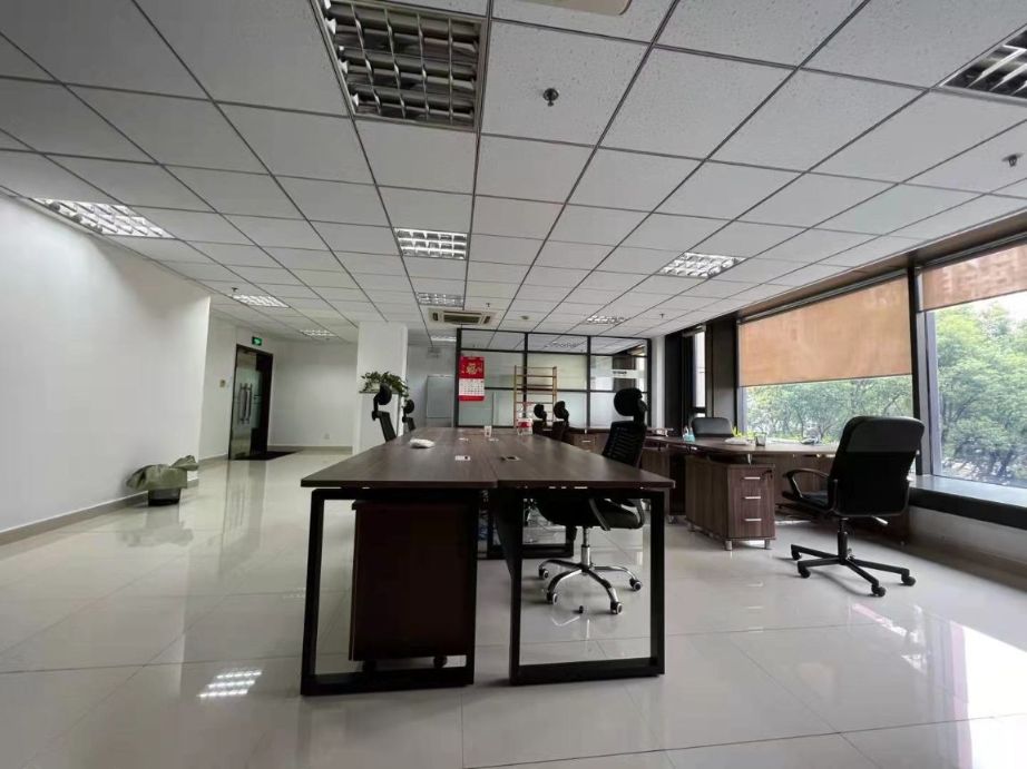 云桥创意园188平米办公室出租-租金价格2.40元/m²/天