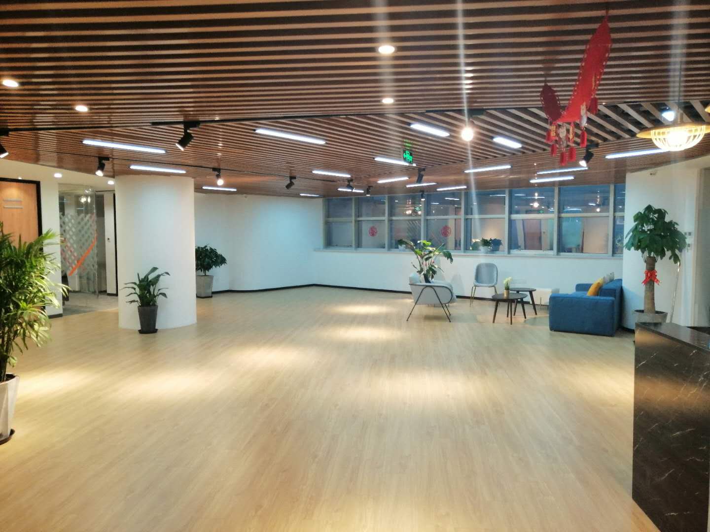 协荔商务中心（中期大厦）联合办公室出租-共享办公室出租价格