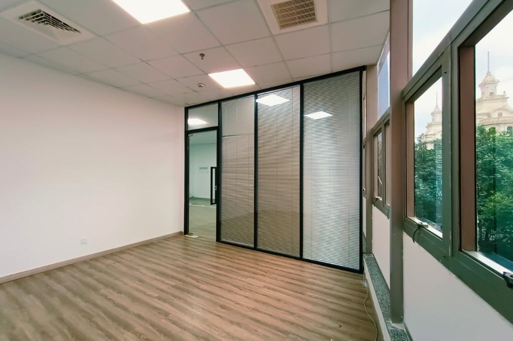 金岸大厦60平米办公室出租-租金价格2.90元/m²/天