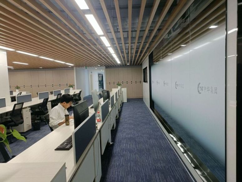 新漕河泾国际商务中心徐汇 新漕河泾国际商务中心 719平米 中等装修