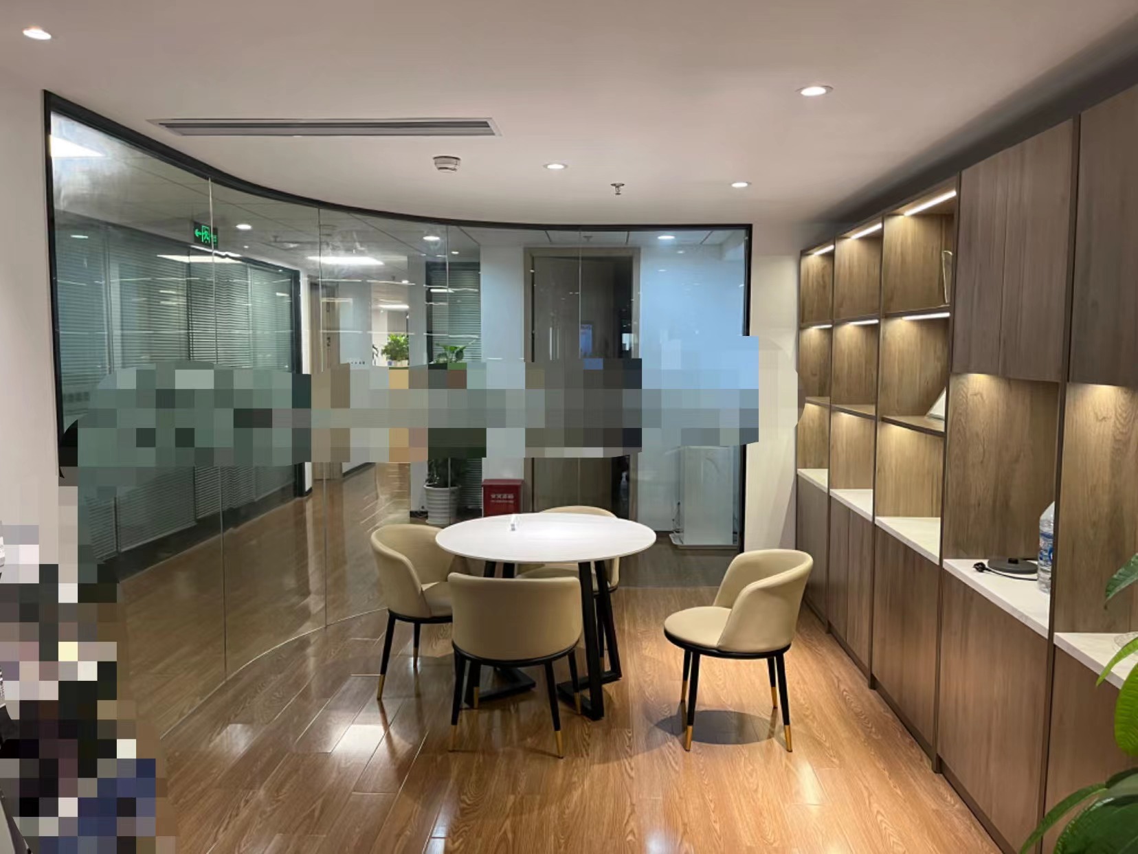 金钟广场地铁8/14号旁金钟广场精装180平带家具出租