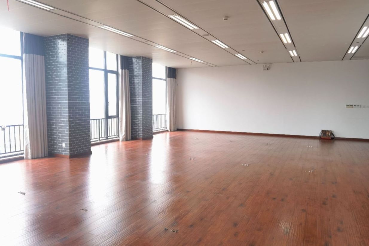 浙铁绿城长风中心440平米办公室出租-租金价格3.30元/m²/天