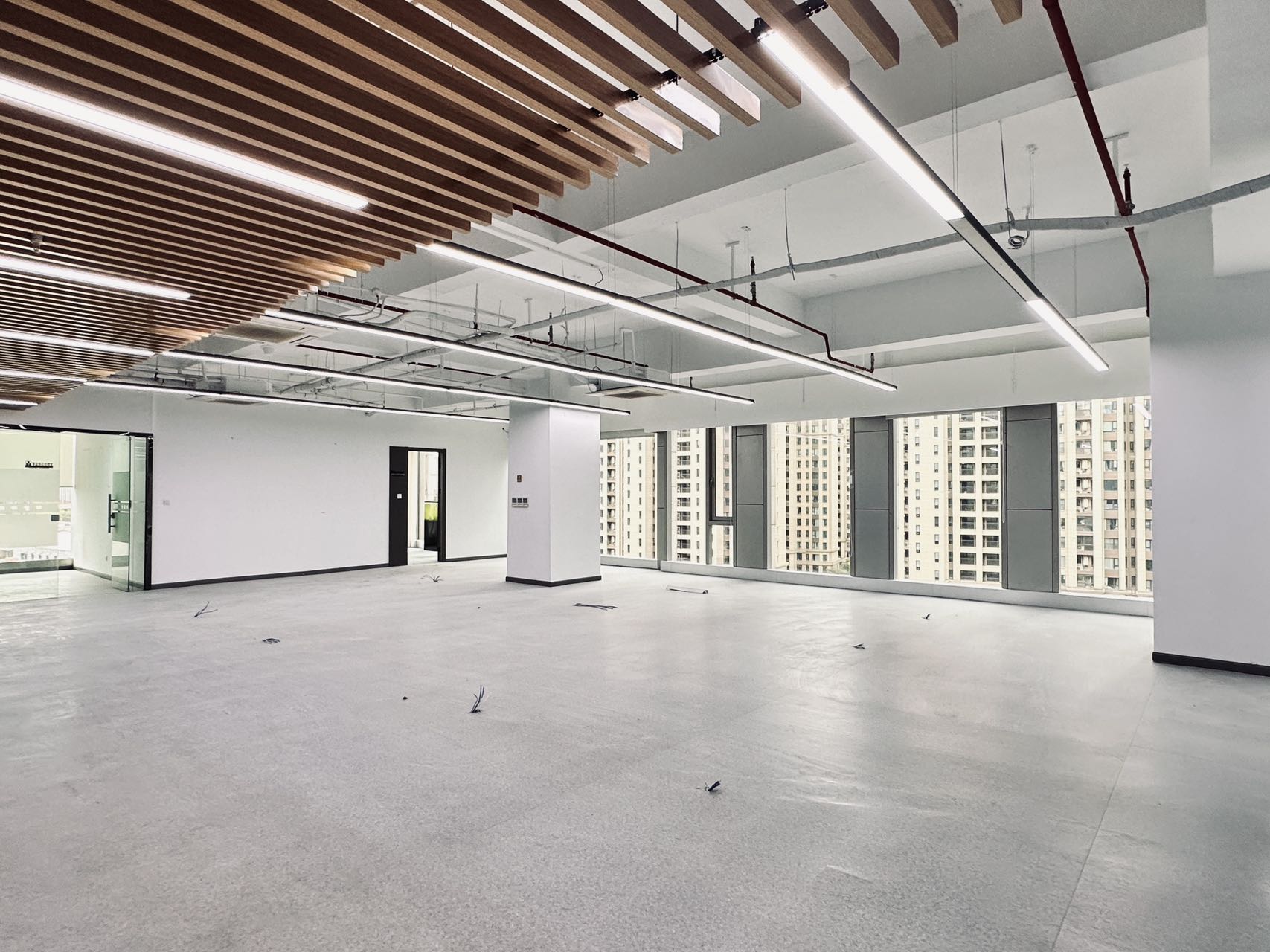 堡尼中心550平米办公室出租-租金价格3.50元/m²/天
