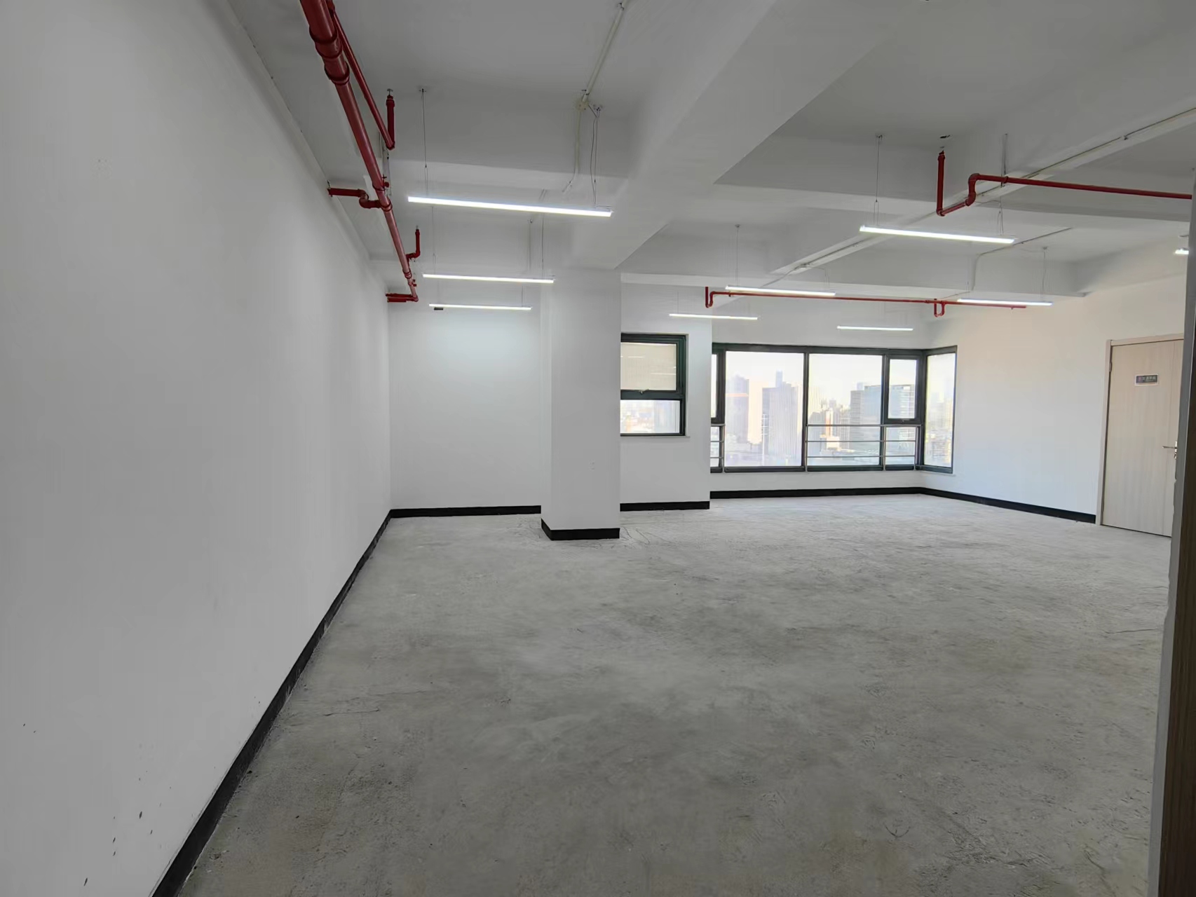 曹杨经贸大厦156平米办公室出租-租金价格3.20元/m²/天