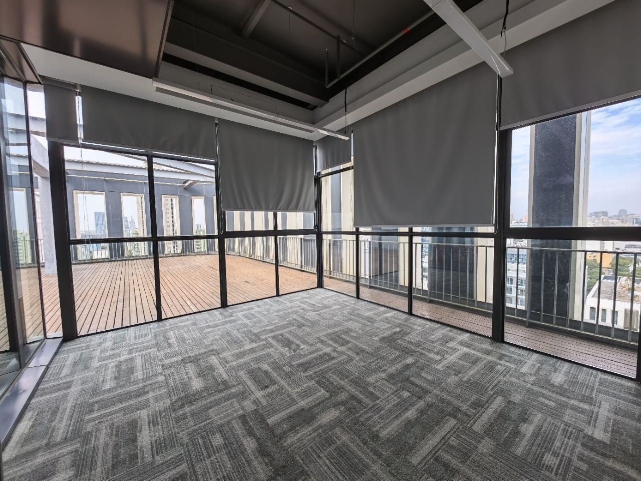 华鑫慧享城886平米办公室出租-租金价格5.50元/m²/天