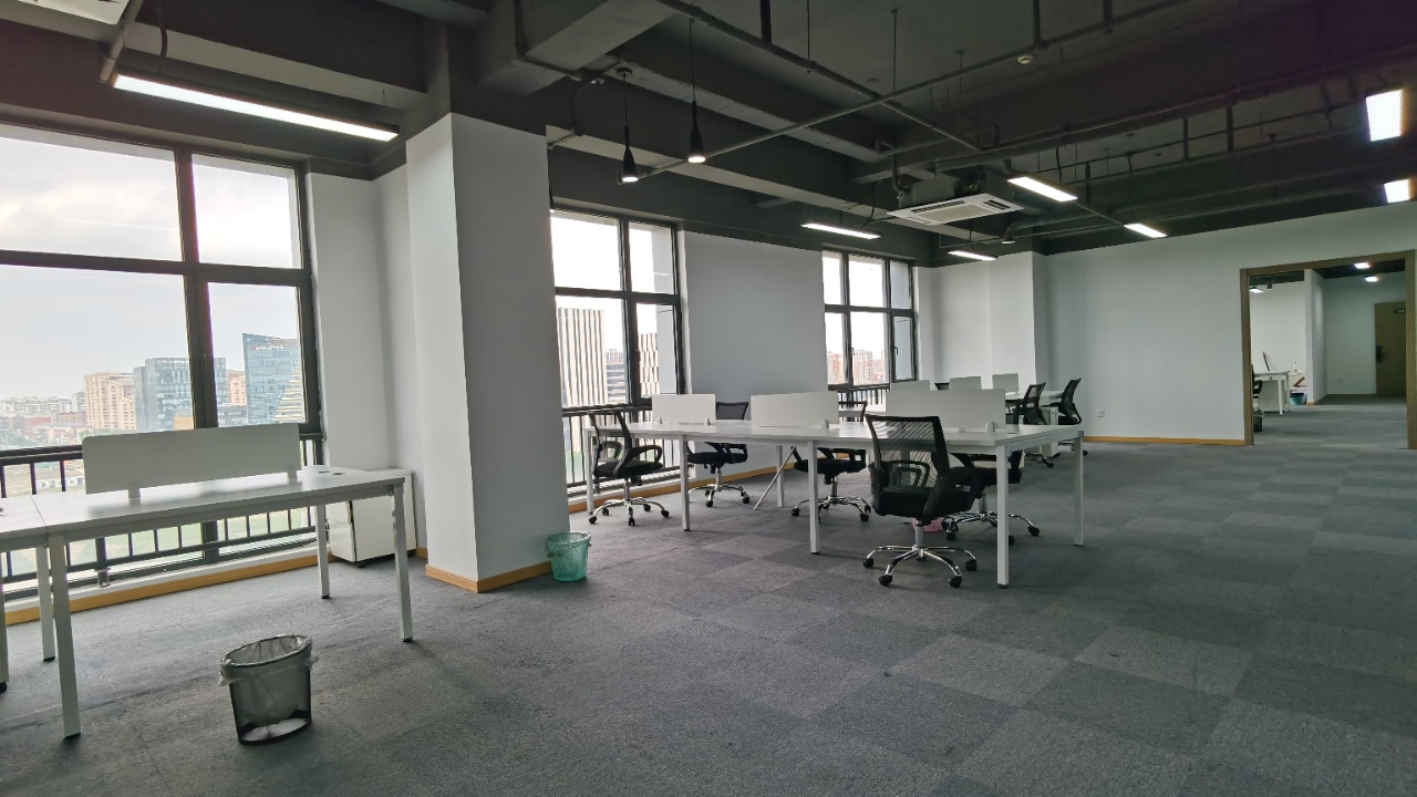 张江机器人谷200平米办公室出租-租金价格2.50元/m²/天