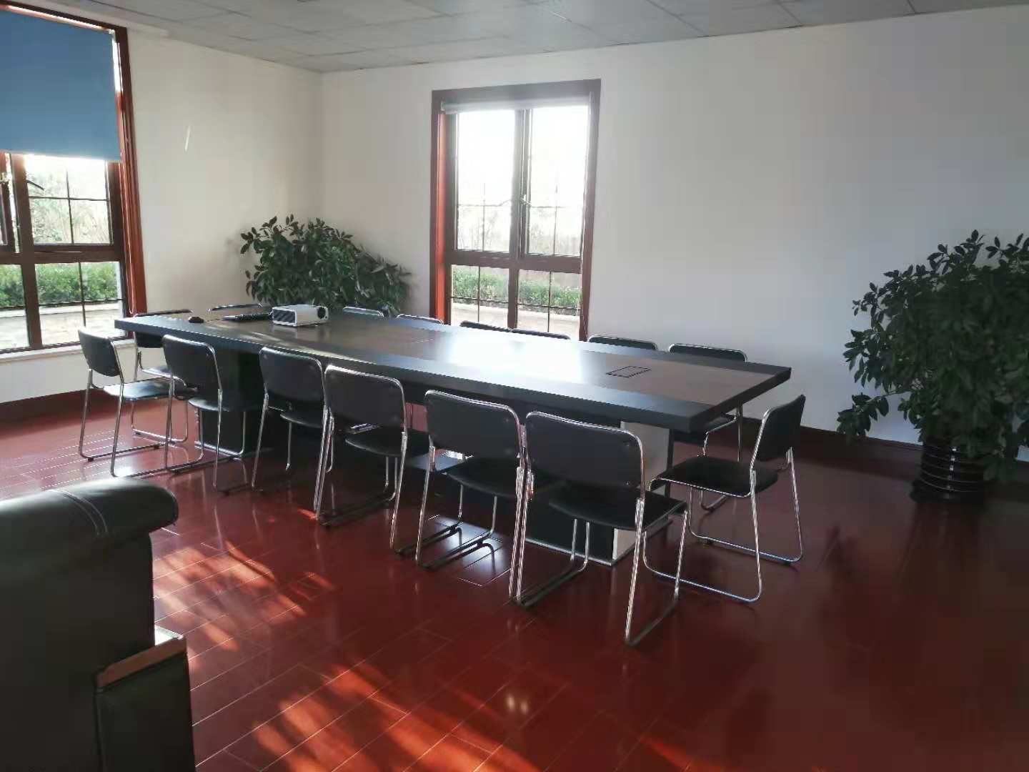 新雅智创园松江 新雅智创园 2572平米 精装修