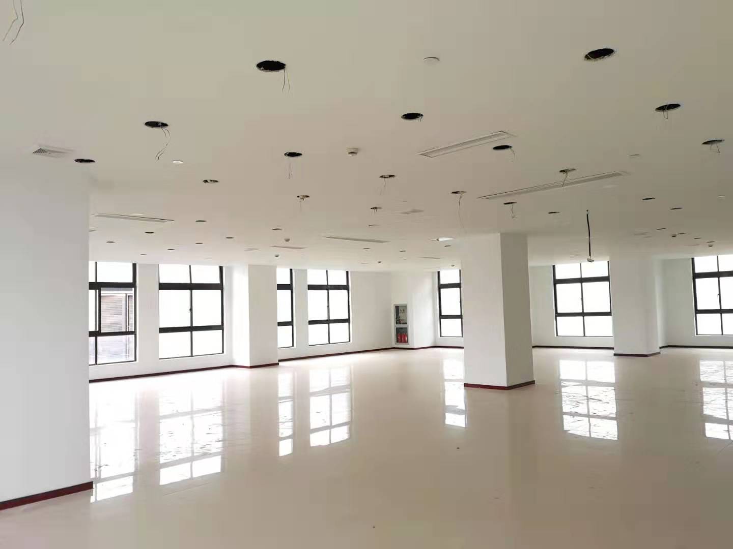 新雅智创园233平米办公室出租-租金价格1.90元/m²/天
