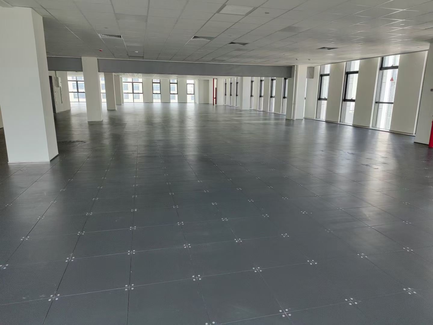 上海U谷中心1100平米办公室出租-租金价格2.80元/m²/天