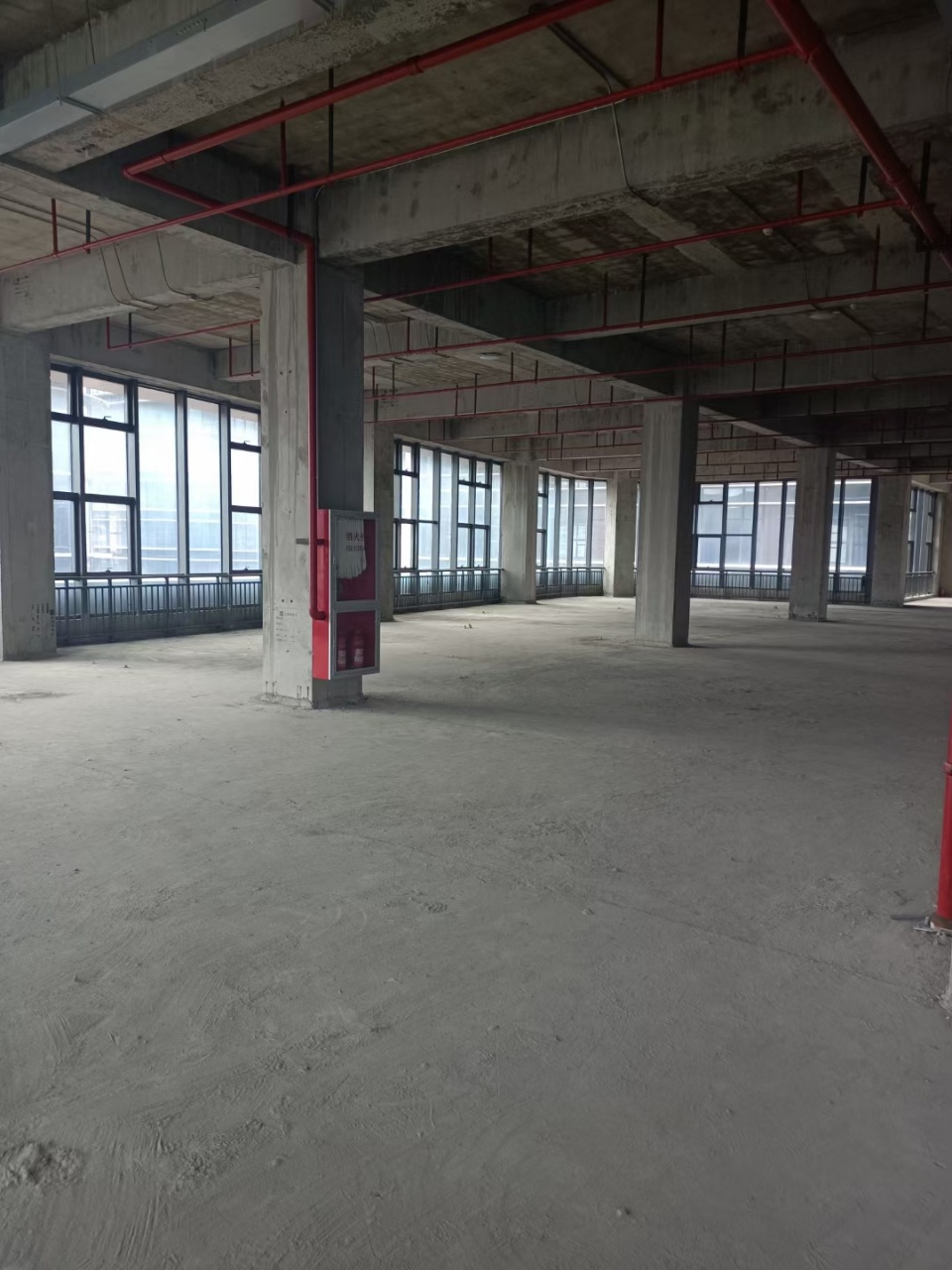 万泽产业园3000平米办公室出租-租金价格1.40元/m²/天